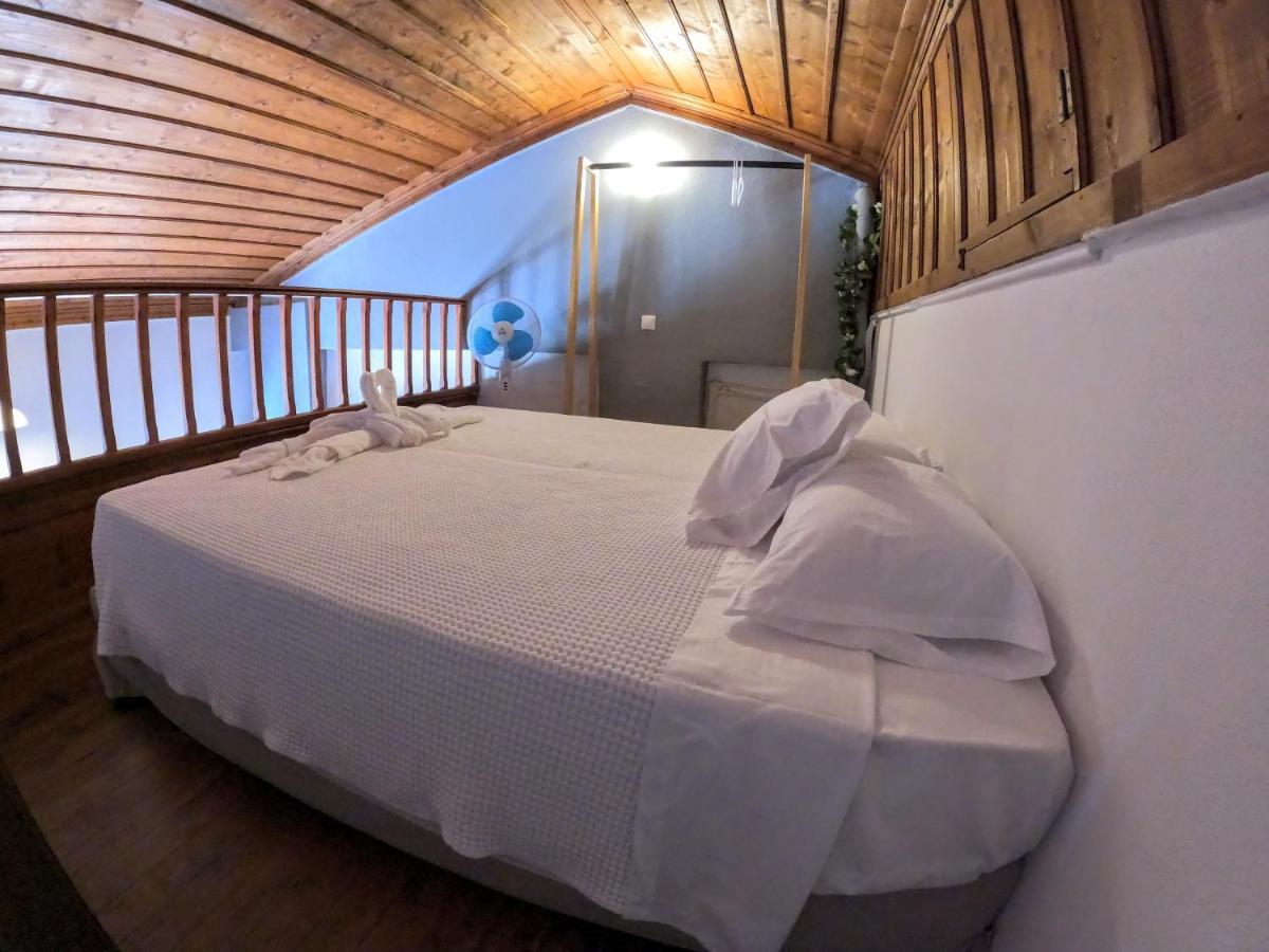 Cozy Apartments In Symi Center Buitenkant foto