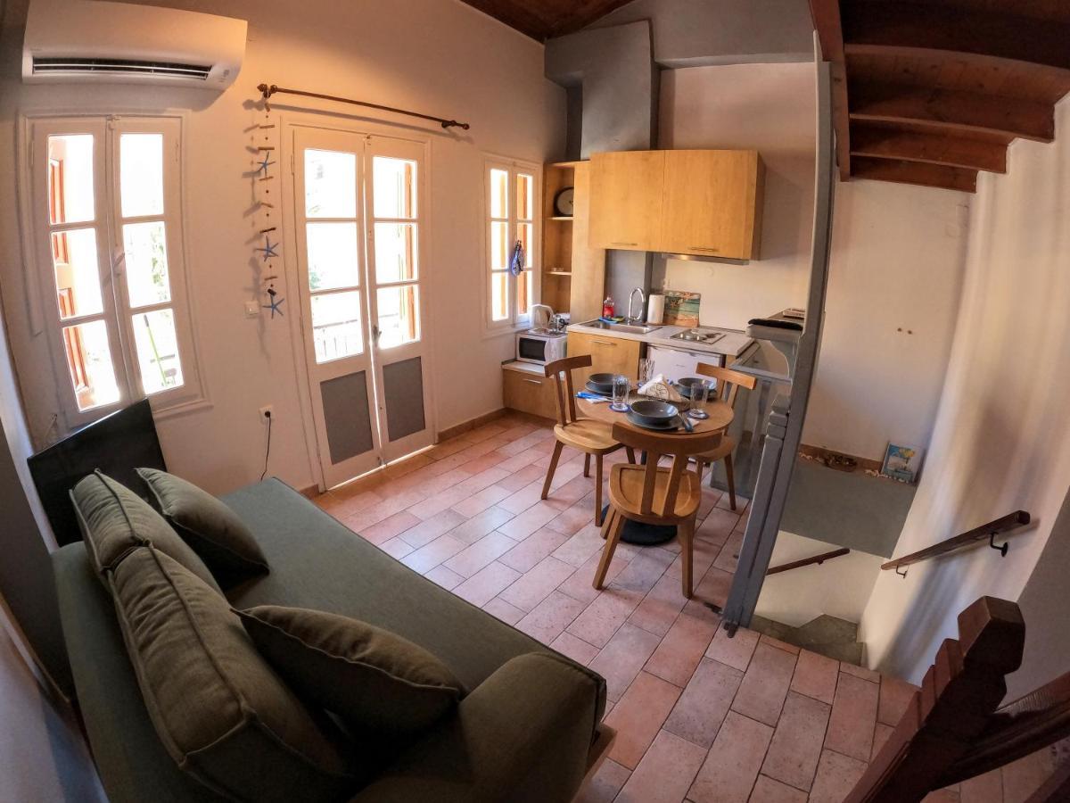 Cozy Apartments In Symi Center Buitenkant foto